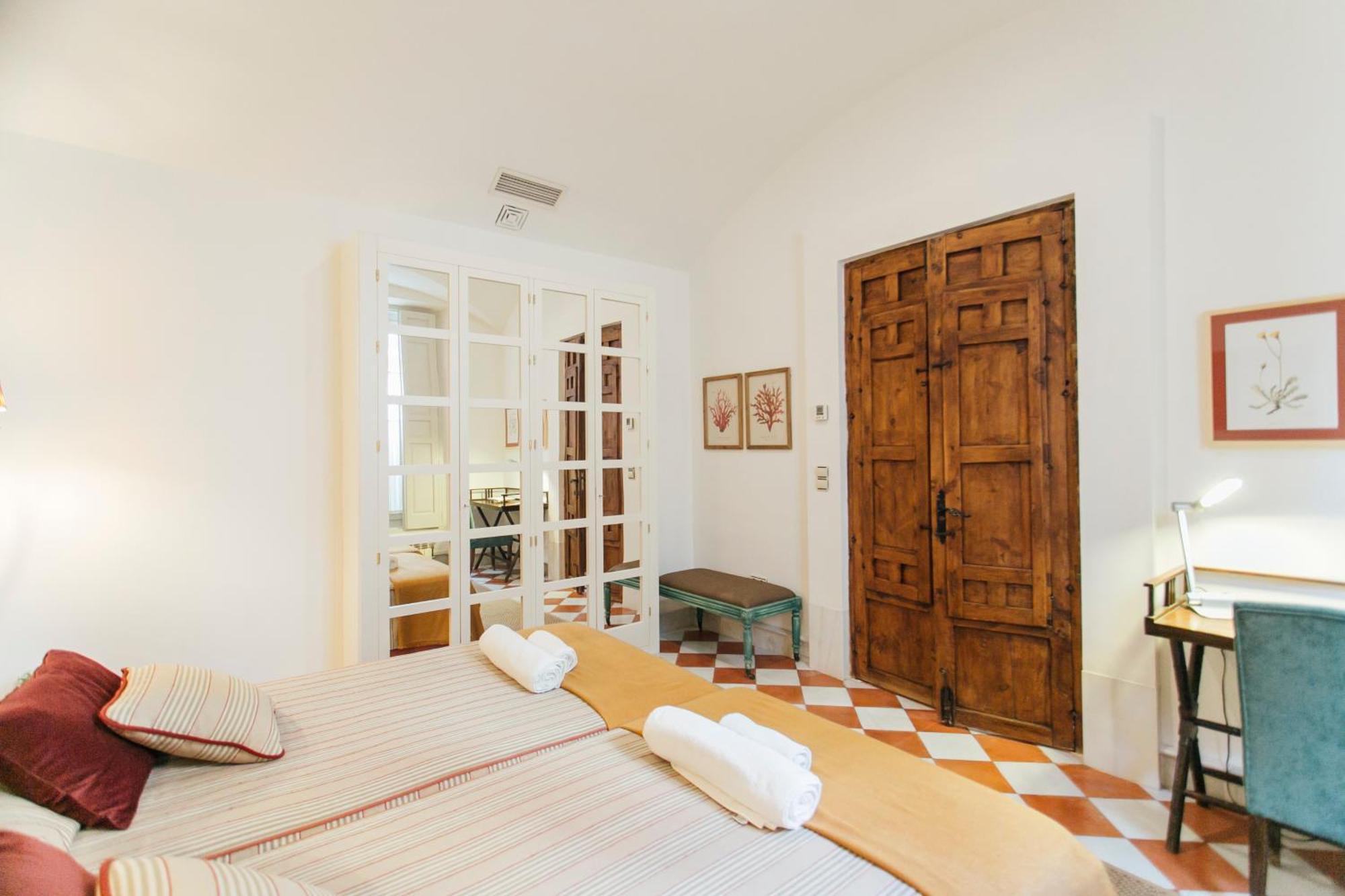 Aparthotel Casa Patio Del Siglo XIX à Séville Chambre photo